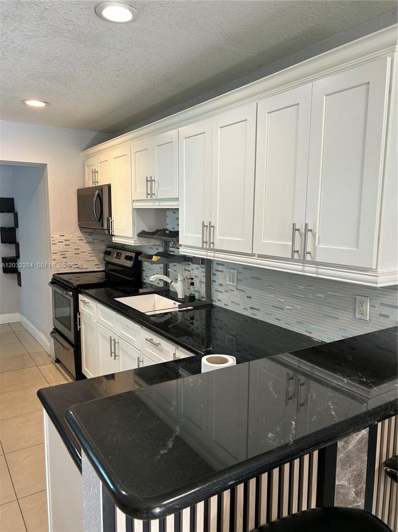 633 E 22nd St , Hialeah, FL 33013 Photo