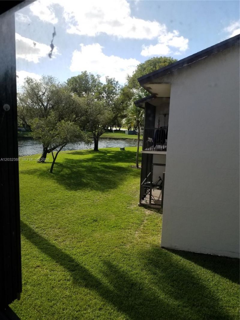 9982 Nob Hill Ct , Unit 9982, Sunrise, FL 33351 Photo