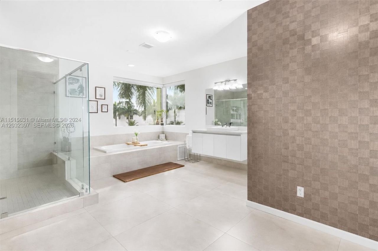 10286 NW 75th Ter , Doral, FL 33178 Photo