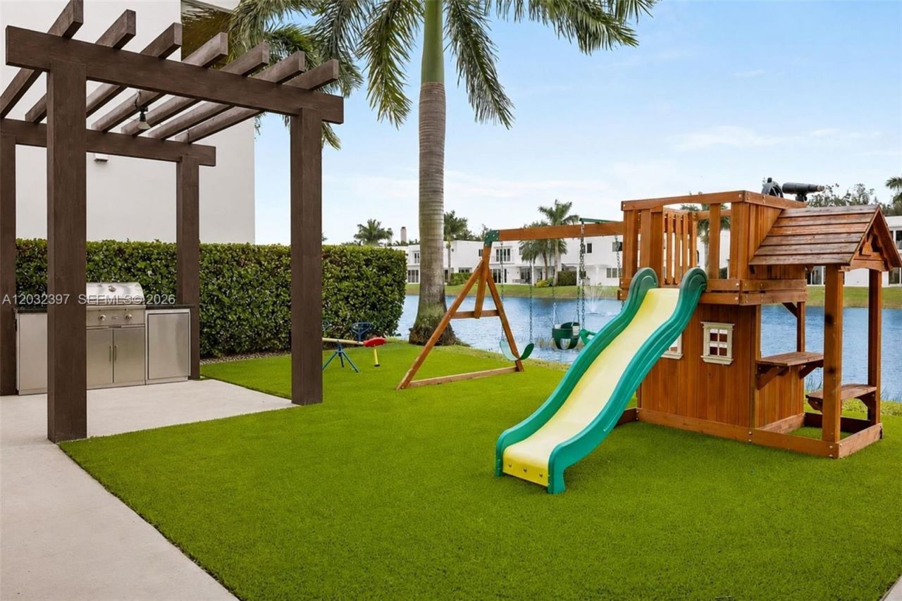 10286 NW 75th Ter , Doral, FL 33178 Photo