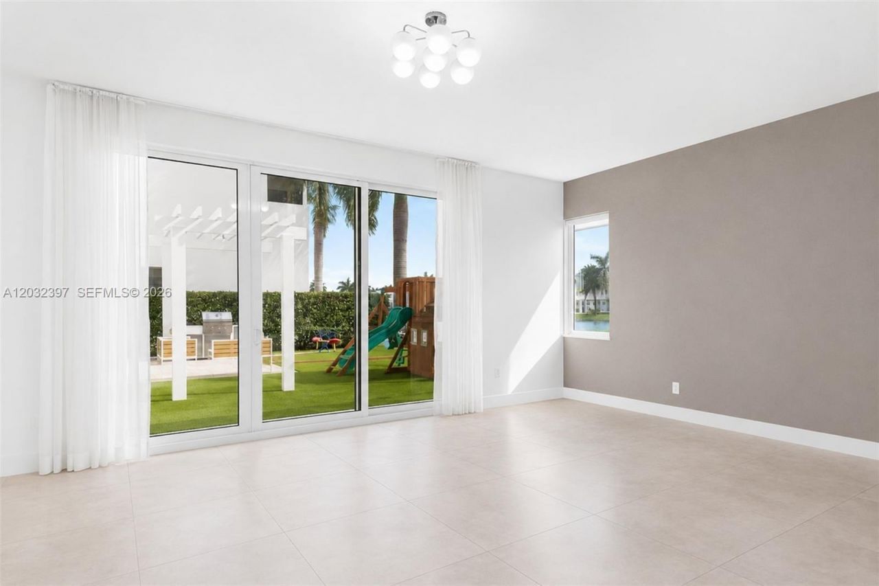 10286 NW 75th Ter , Doral, FL 33178 Photo