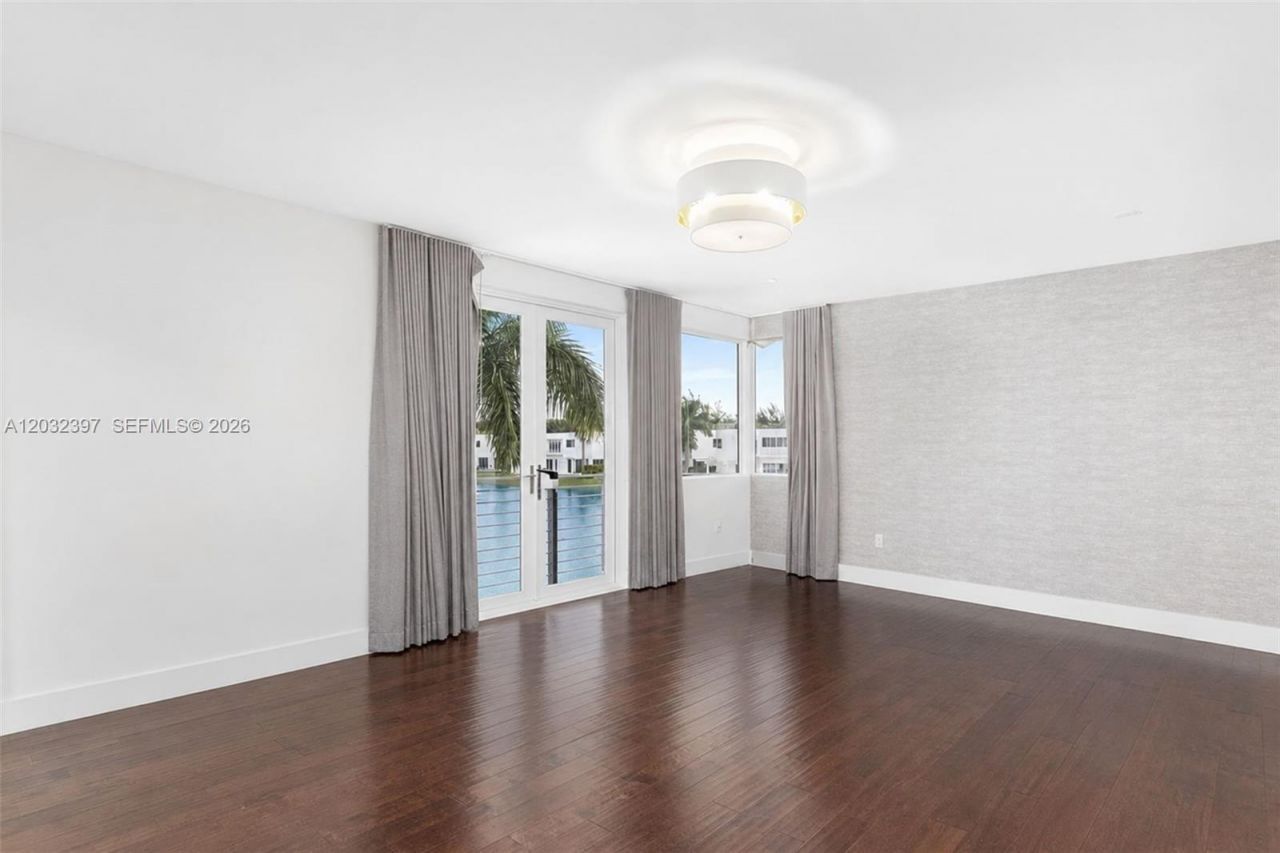 10286 NW 75th Ter , Doral, FL 33178 Photo