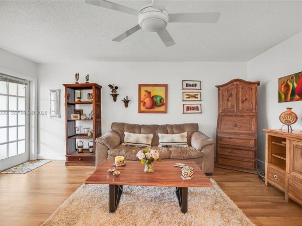 5300 Washington St , Unit O224, Hollywood, FL 33021