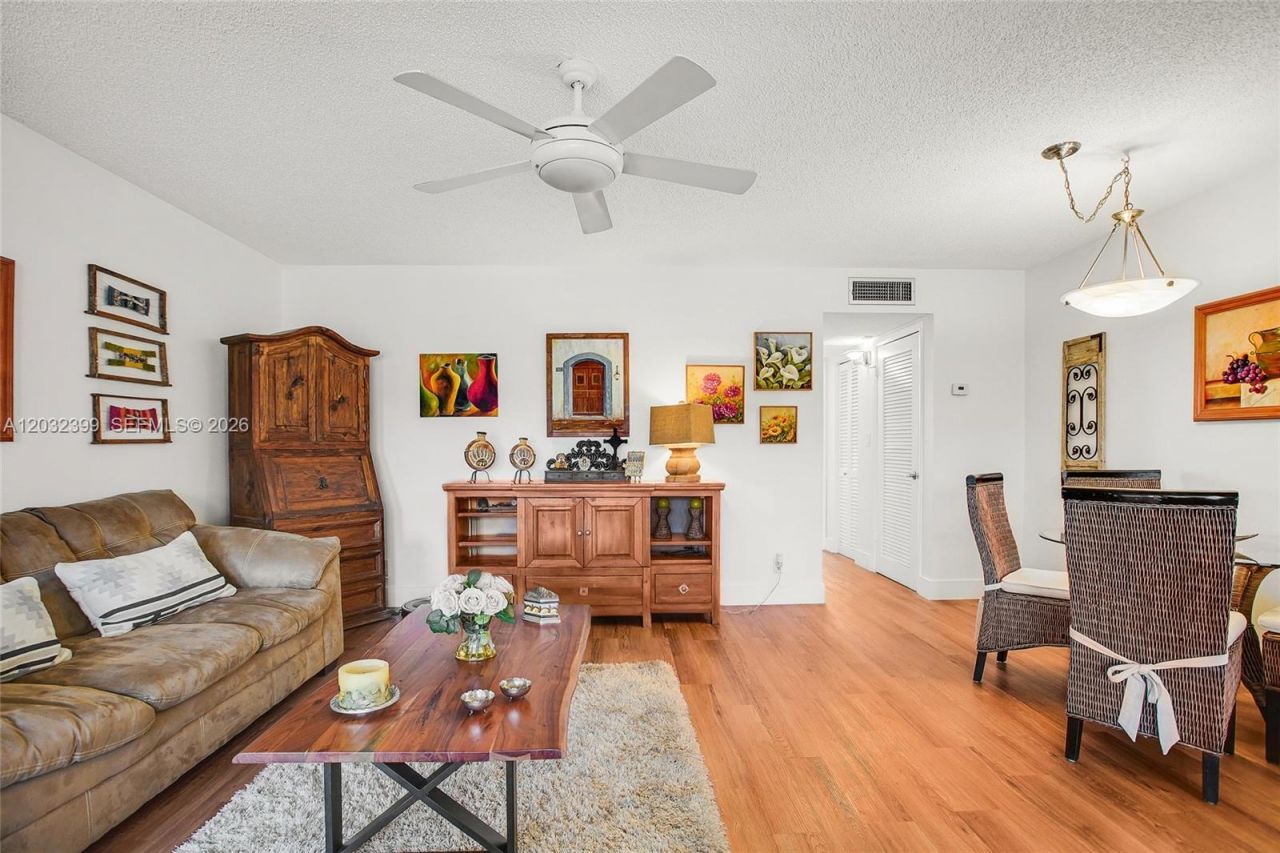 5300 Washington St , Unit O224, Hollywood, FL 33021 Photo