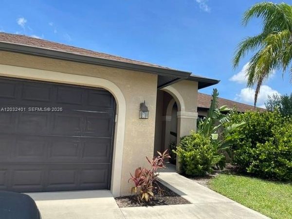 20 NE 20th Ave , Cape Coral, FL 33909