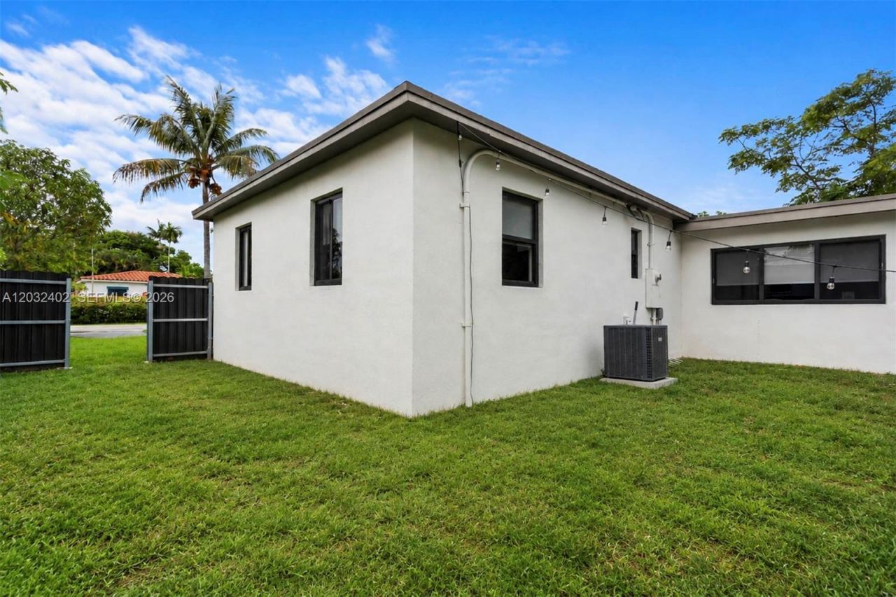 151 NW 146th St , Unit 151, Miami, FL 33168 Photo