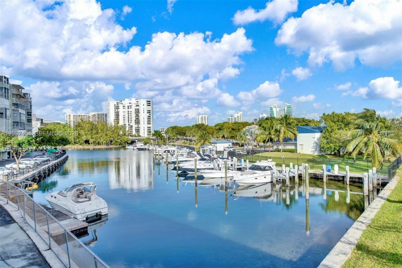 26 Diplomat Pkwy , Unit 2325, Hallandale Beach, FL 33009 Photo