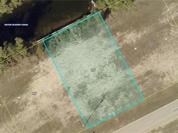 39 Wilmington Pkwy , Cape Coral, FL 33993