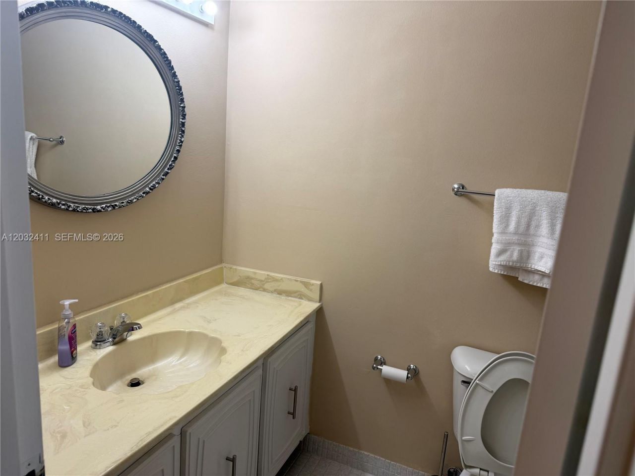 851 Three Islands Blvd , Unit 511, Hallandale Beach, FL 33009 Photo