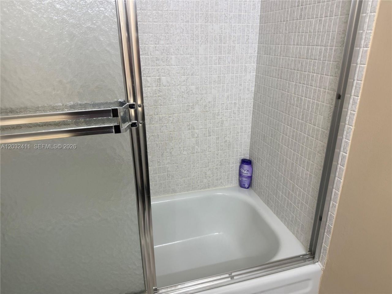 851 Three Islands Blvd , Unit 511, Hallandale Beach, FL 33009 Photo