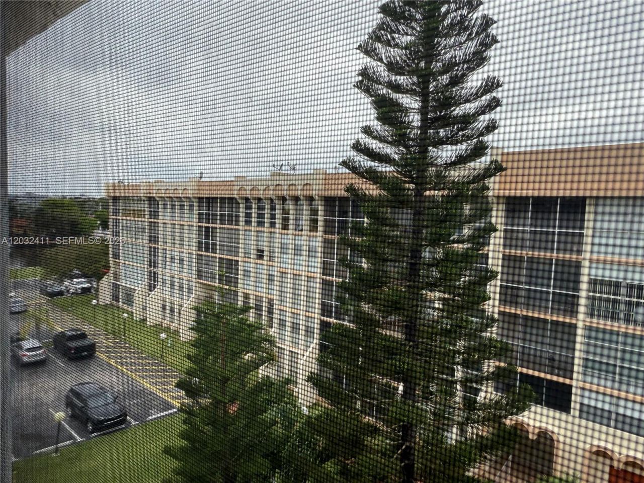 851 Three Islands Blvd , Unit 511, Hallandale Beach, FL 33009 Photo