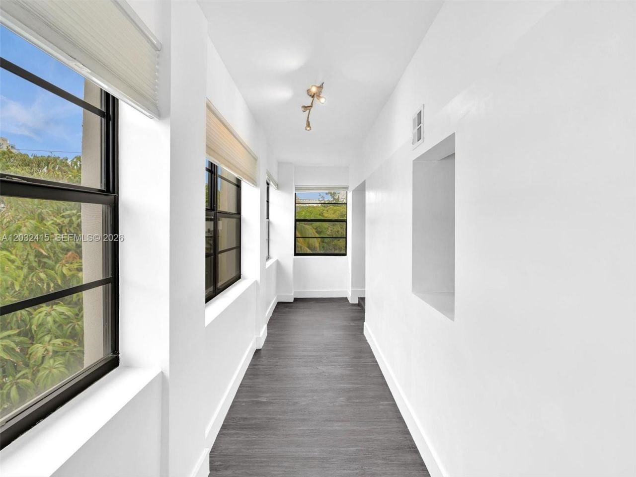 934 Michigan Ave , Unit 305, Miami Beach, FL 33139 Photo
