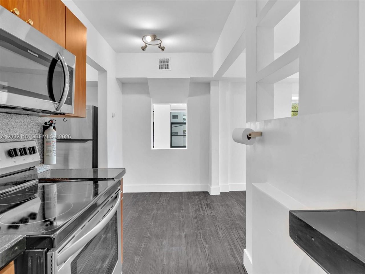 934 Michigan Ave , Unit 305, Miami Beach, FL 33139 Photo