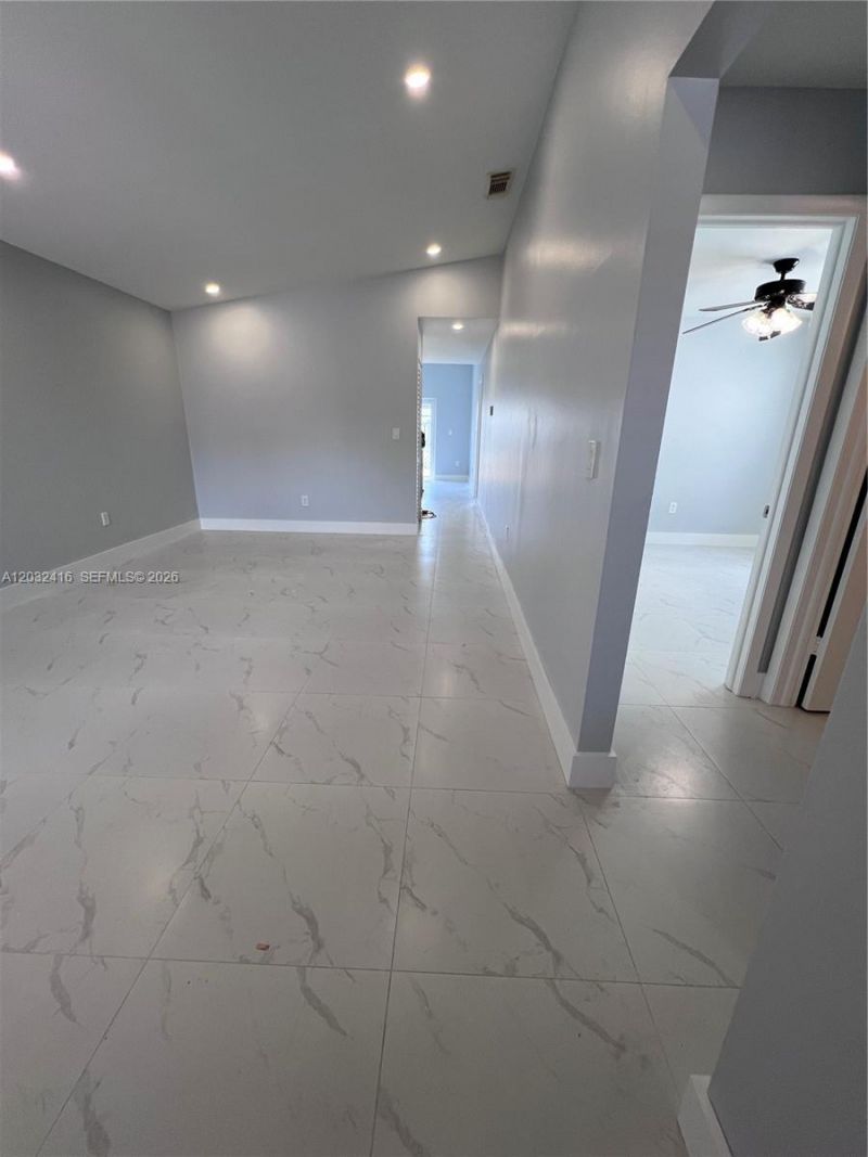 2834 W 75th Ter , Hialeah, FL 33018 Photo