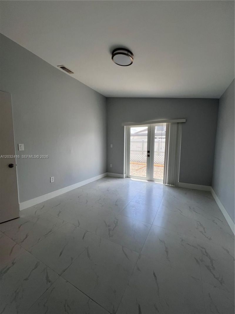 2834 W 75th Ter , Hialeah, FL 33018 Photo