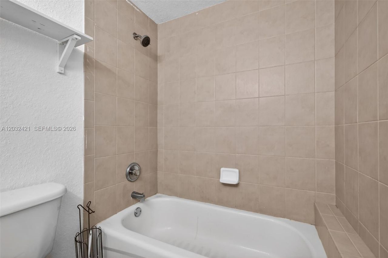 4902 Washington St , Unit 4, Hollywood, FL 33021 Photo