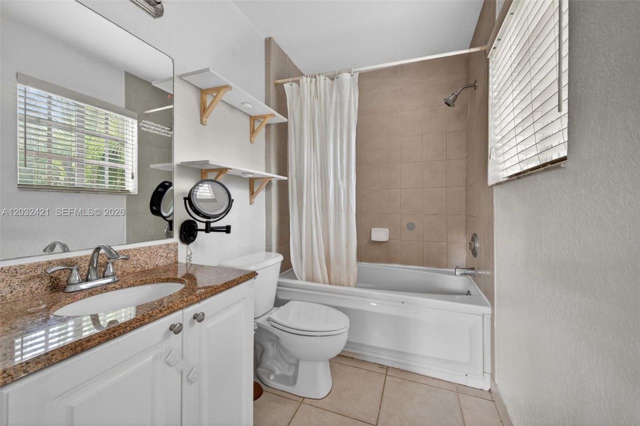 4902 Washington St , Unit 4, Hollywood, FL 33021 Photo