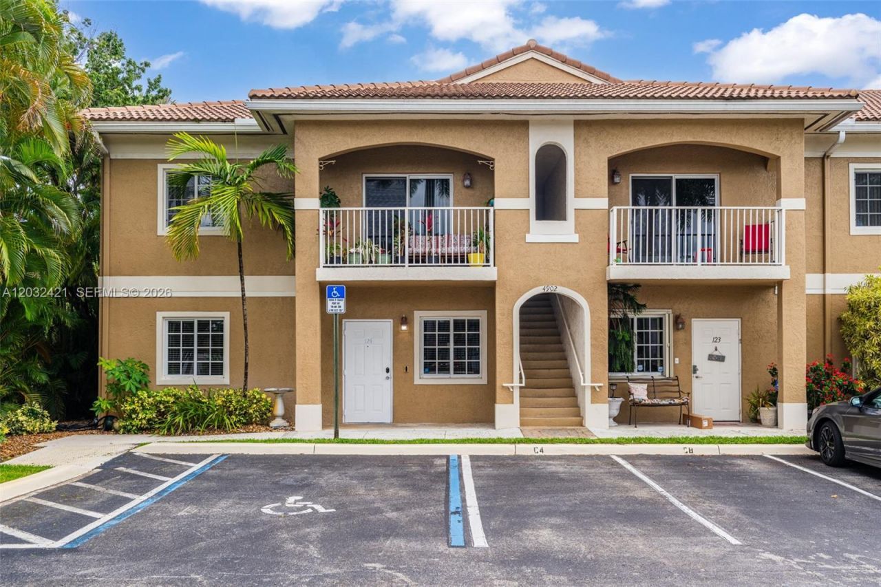 4902 Washington St , Unit 4, Hollywood, FL 33021 Photo