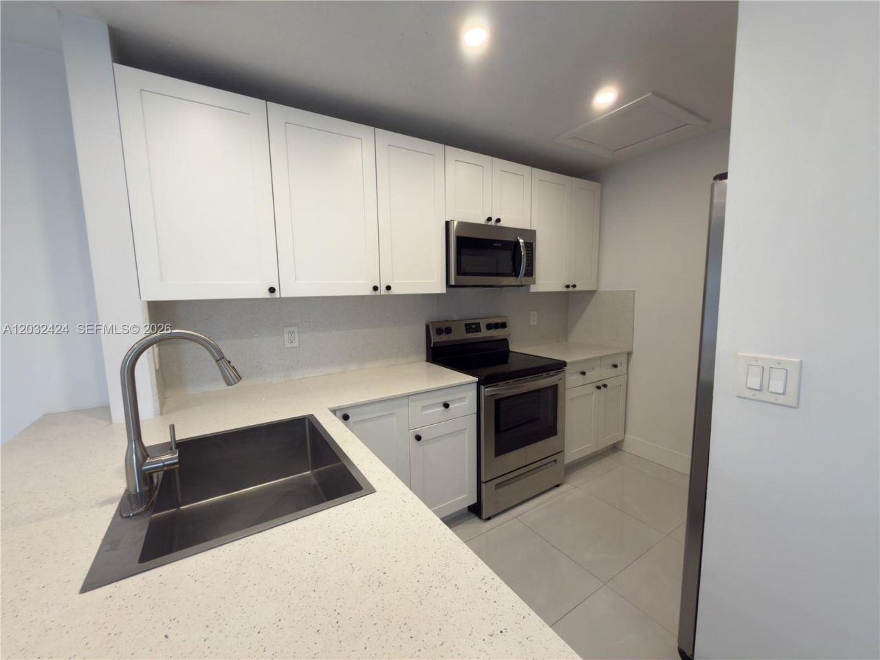 2500 W 67th Pl , Unit 21-26, Hialeah, FL 33016 Photo
