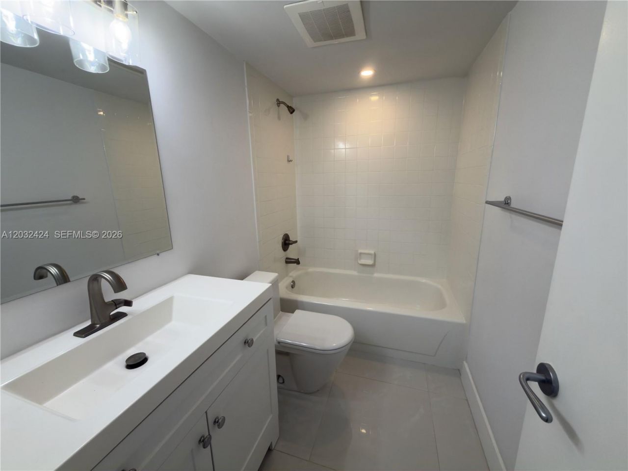 2500 W 67th Pl , Unit 21-26, Hialeah, FL 33016 Photo
