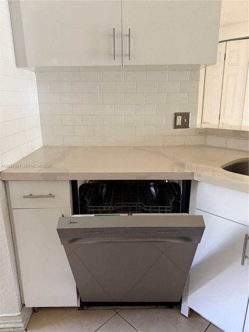 715 SW 148th Ave, Unit 611, Sunrise, FL 33325 Photo