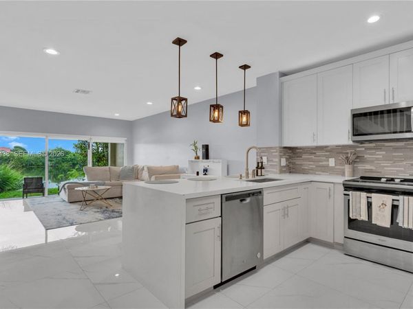 223 SW 120th Ave, Pembroke Pines, FL 33025