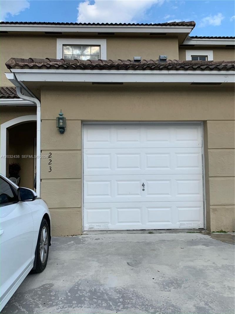 223 SW 120th Ave , Pembroke Pines, FL 33025 Photo