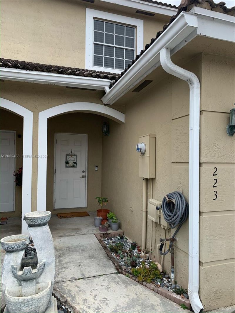 223 SW 120th Ave , Pembroke Pines, FL 33025 Photo