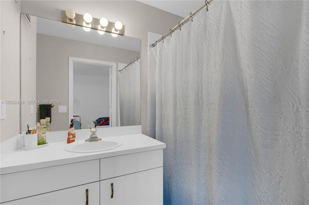 223 SW 120th Ave, Pembroke Pines, FL 33025 Photo