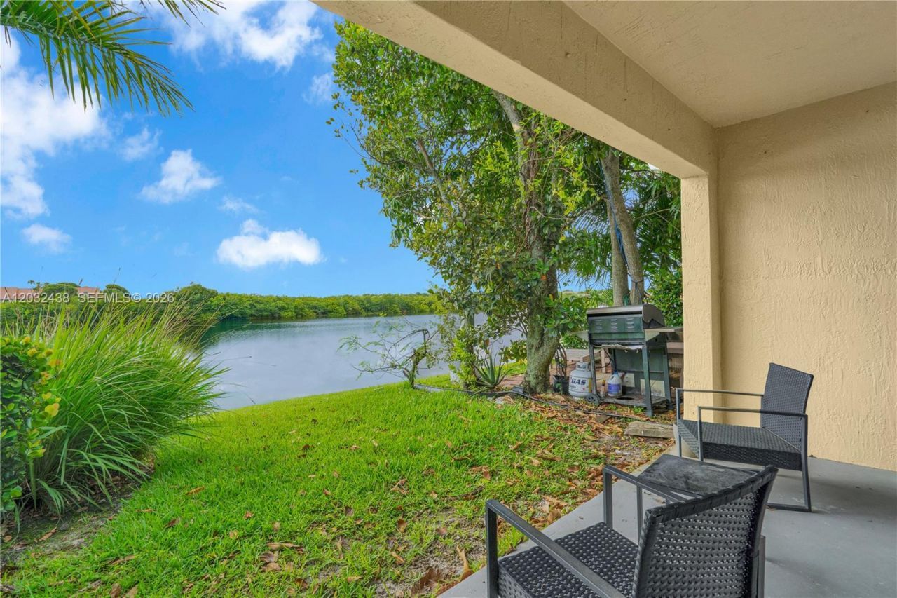 223 SW 120th Ave, Pembroke Pines, FL 33025 Photo