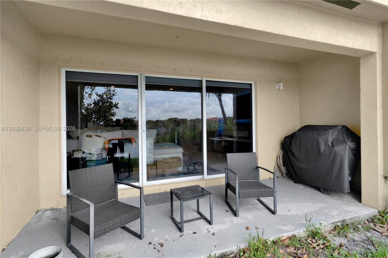 223 SW 120th Ave, Pembroke Pines, FL 33025 Photo