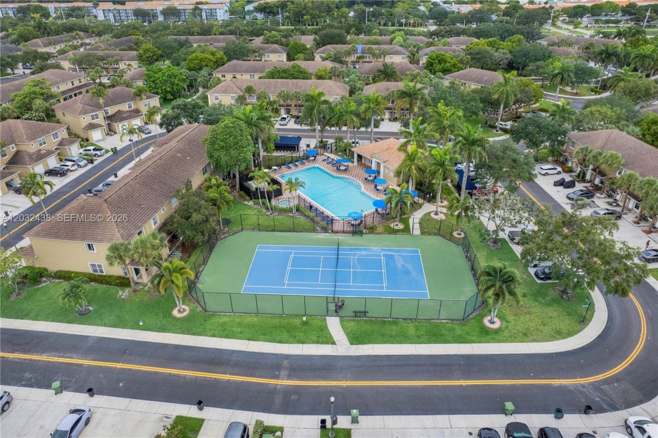 223 SW 120th Ave, Pembroke Pines, FL 33025 Photo