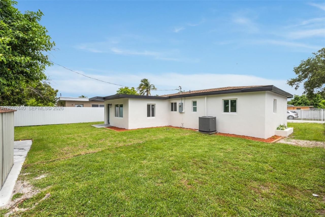 3260 NW 95th Ter, Miami, FL 33147 Photo
