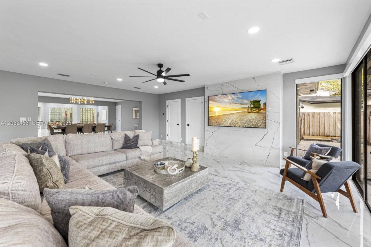 1030 SW 14th Ter, Fort Lauderdale, FL 33312 Photo