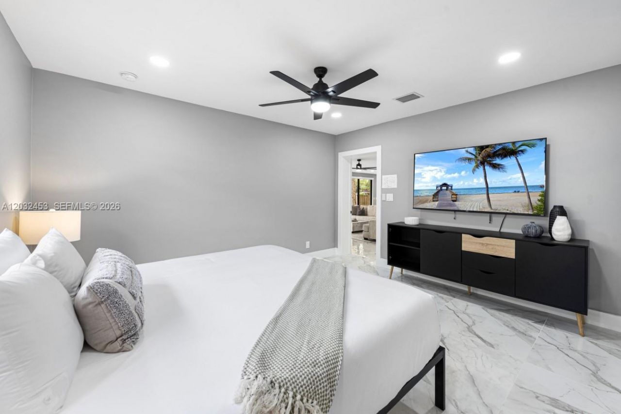 1030 SW 14th Ter, Fort Lauderdale, FL 33312 Photo