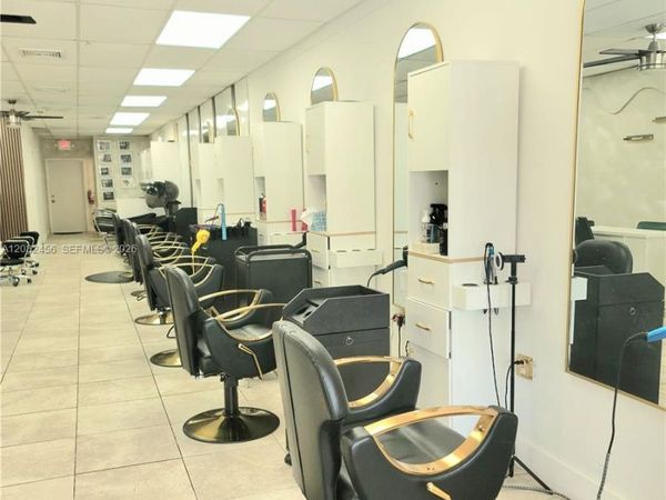 4237 Hollywood Blvd, Hollywood, FL 33021