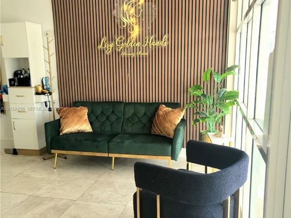 4237 Hollywood Blvd , Hollywood, FL 33021