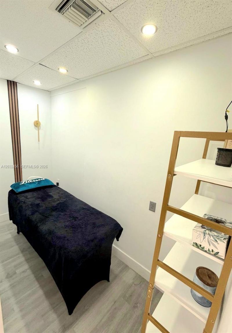 4237 Hollywood Blvd , Hollywood, FL 33021 Photo