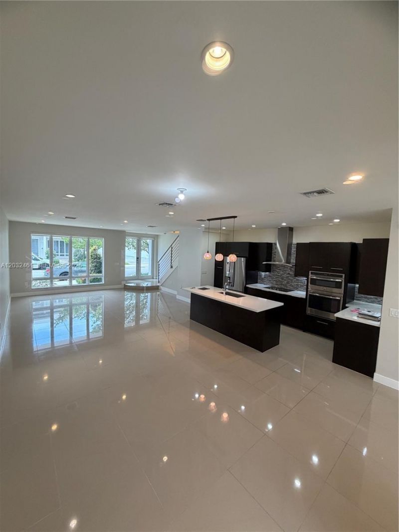 6440 NW 103rd Psge , Unit 6440, Doral, FL 33178 Photo