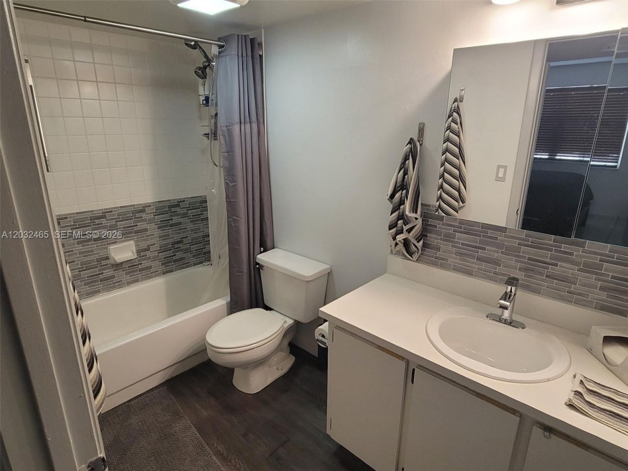 2600 Collins Ave , Unit 201, Miami Beach, FL 33140 Photo