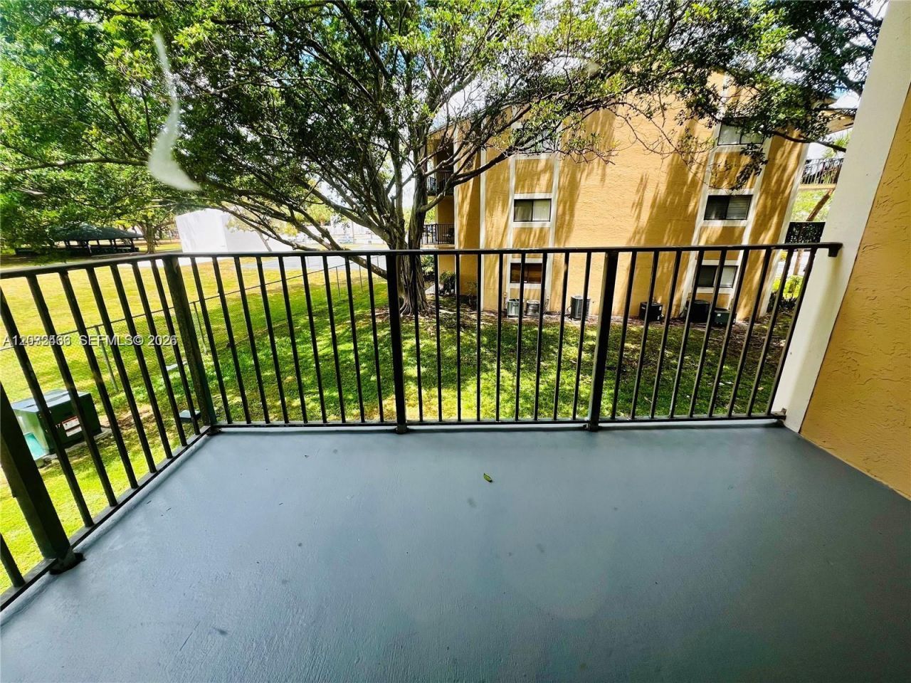 350 W Palm Cir W , Unit 203, Pembroke Pines, FL 33025 Photo