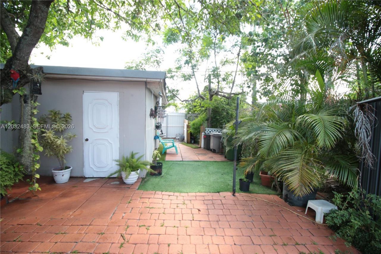 359 E 12th St , Hialeah, FL 33010 Photo