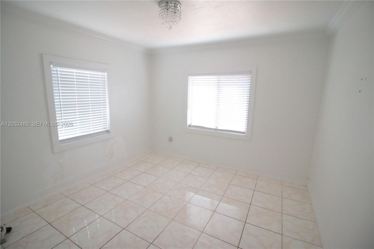 359 E 12th St, Hialeah, FL 33010 Photo