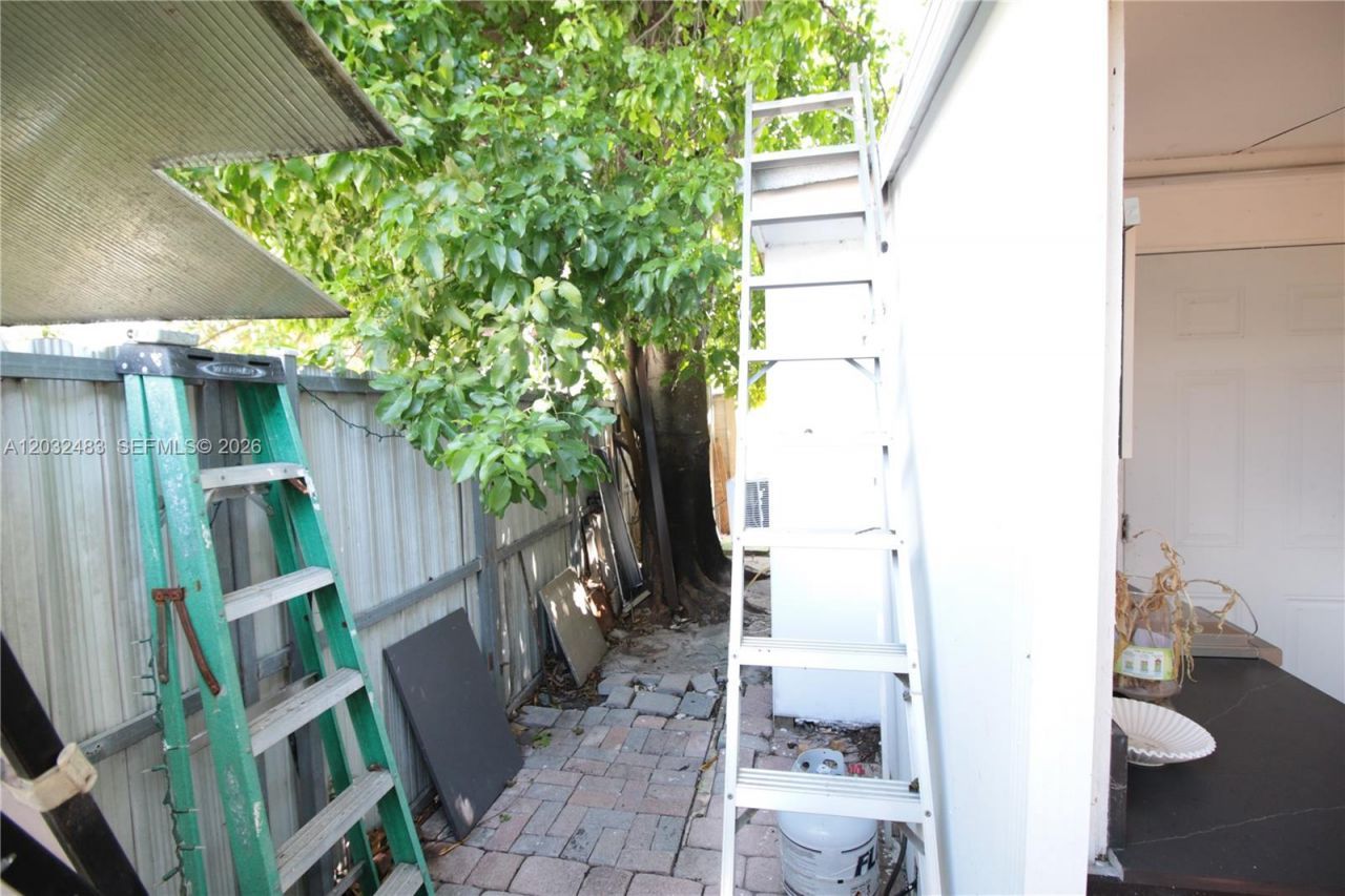 359 E 12th St , Hialeah, FL 33010 Photo