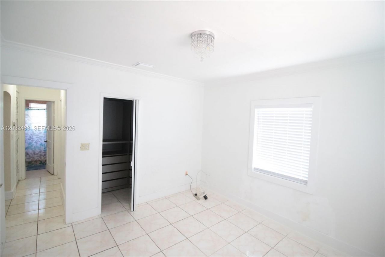 359 E 12th St, Hialeah, FL 33010 Photo
