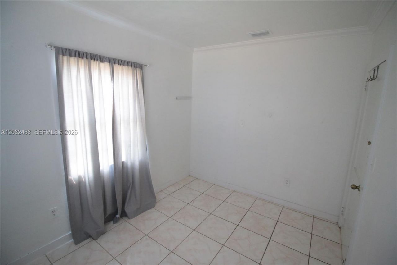 359 E 12th St, Hialeah, FL 33010 Photo