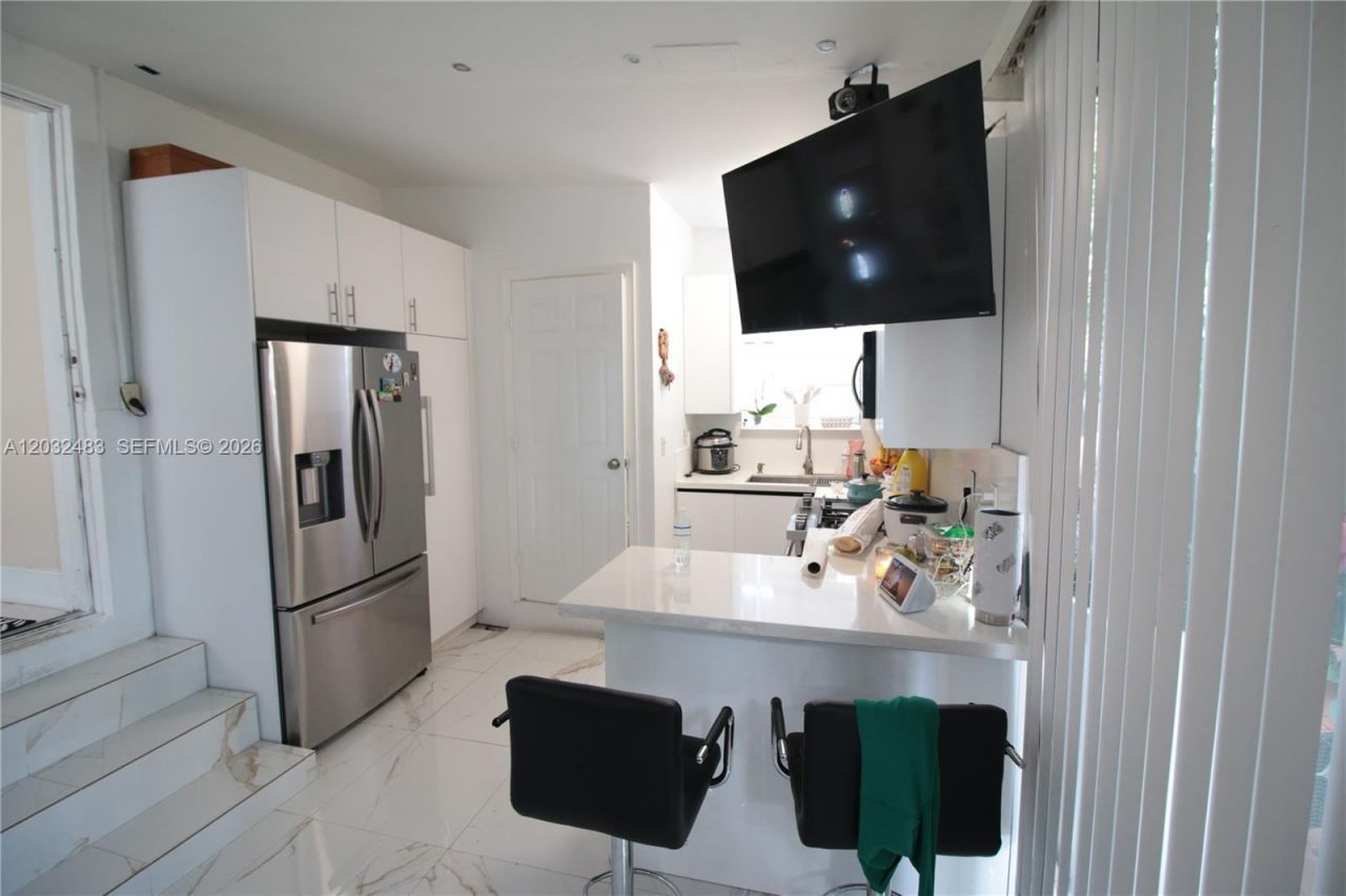 359 E 12th St , Hialeah, FL 33010 Photo