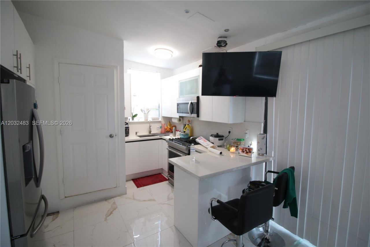 359 E 12th St , Hialeah, FL 33010 Photo