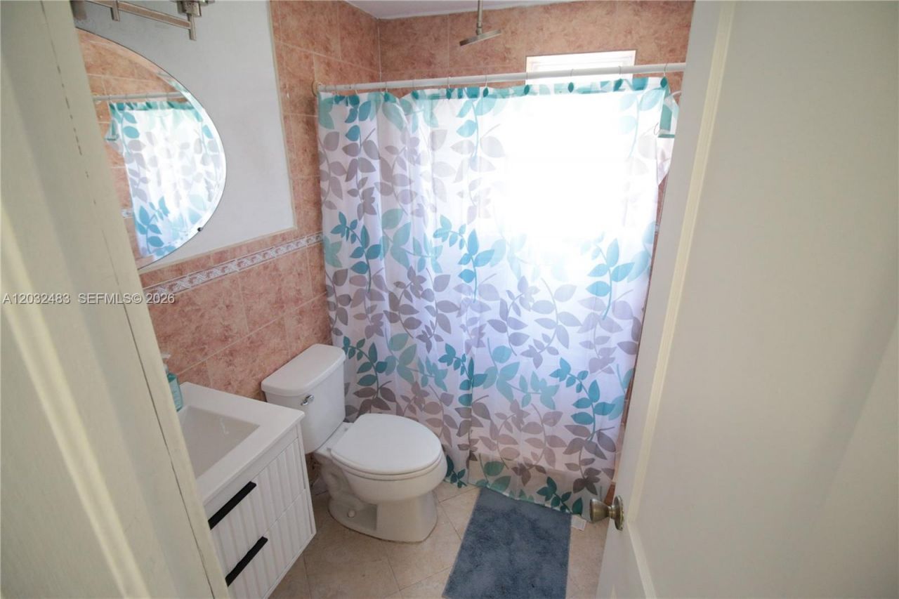 359 E 12th St, Hialeah, FL 33010 Photo