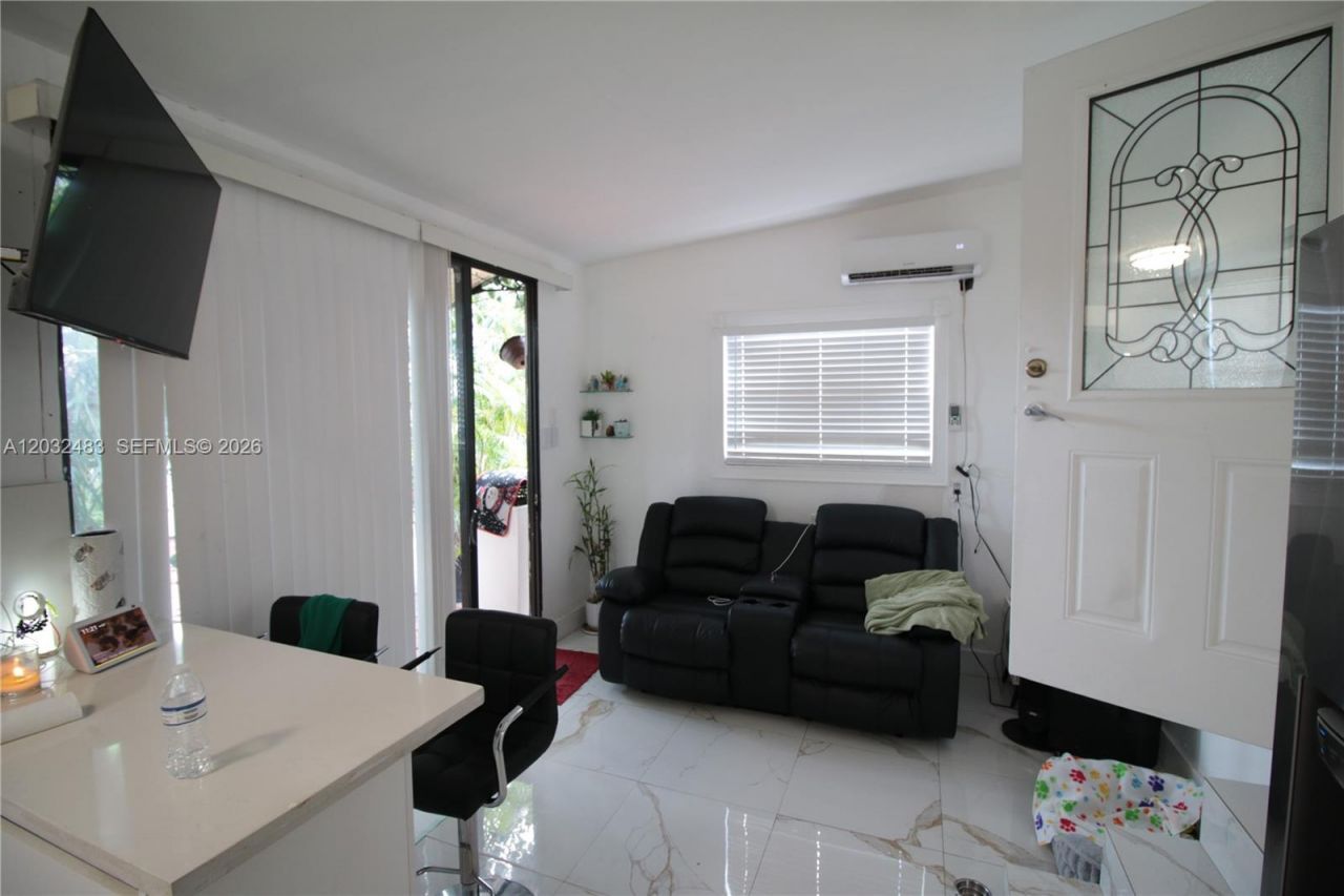 359 E 12th St , Hialeah, FL 33010 Photo